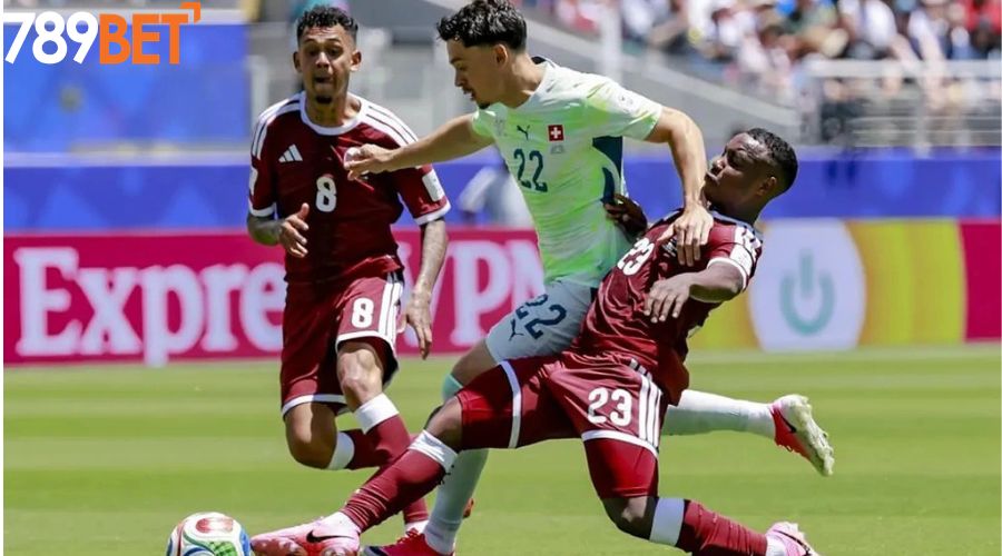 Qatar làm nên dấu mốc lịch sử khi cầm hòa Thụy Sĩ, qua đó giành điểm số đầu tiên của họ tại đấu trường World Cup.